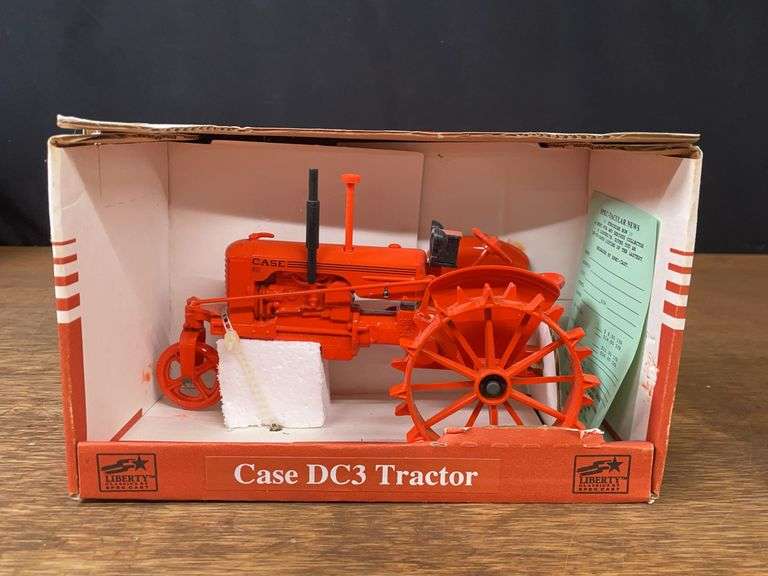 1/16 Case DC-3 NIB SC image