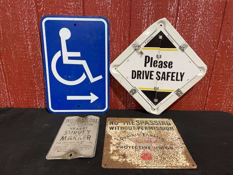 (4) Signs image