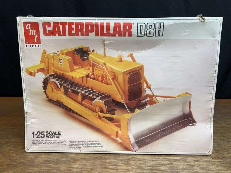 1/25 Caterpillar D8H Crawler Model Kit NIB AMT Ertl image