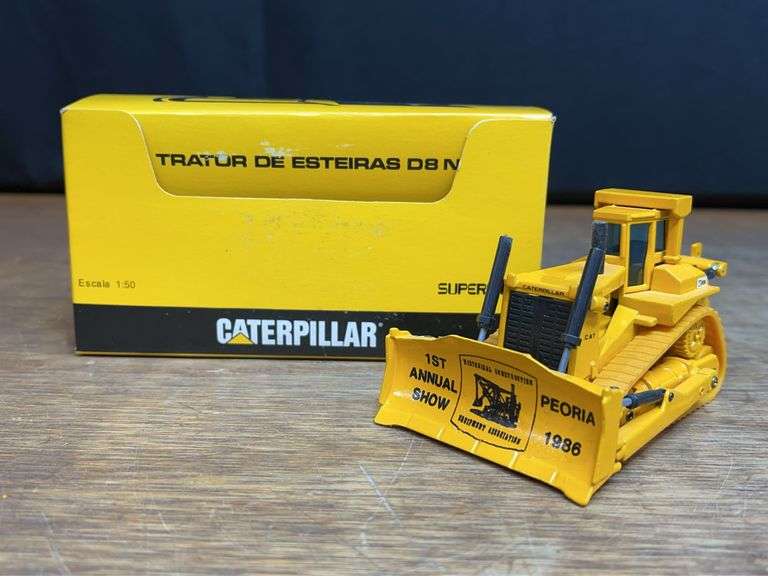 1/50 Caterpillar D10 Crawler 1986 HCEA Show NIB Joal image