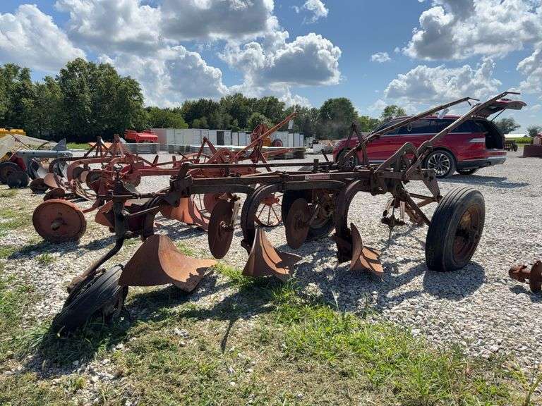 3 Bottom Trip Plow image