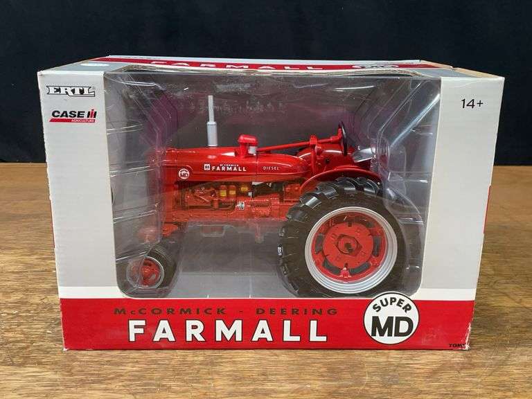 1/16 Farmall Super MD NIB Ertl image