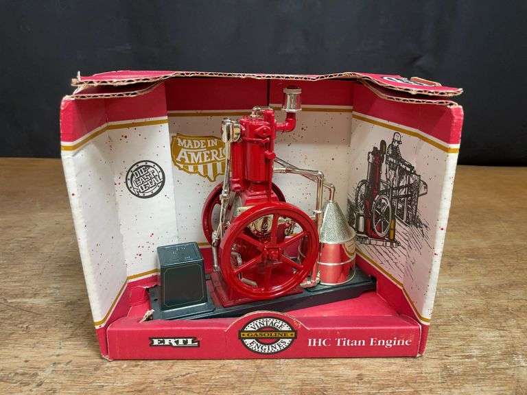 1/8 IHC Titan Engine 1992 Nashville NIB Ertl image