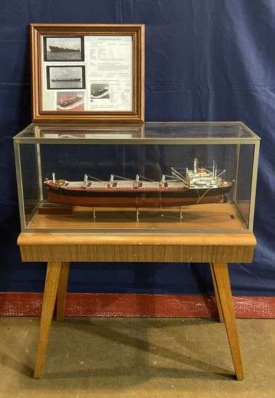 1/200 M.V. Mostangen Ship Builder's Model Tokyo Model Laboratory w/ Table image