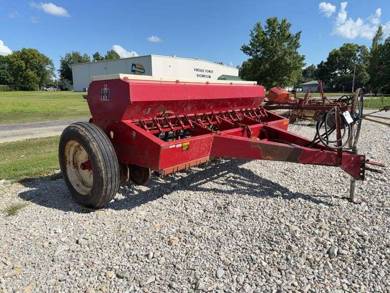 International Model 510 Grain Drill image