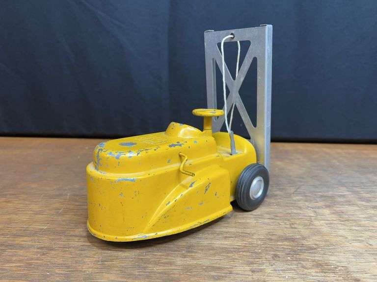 Little Giant Lift Truck Scientific Toys image