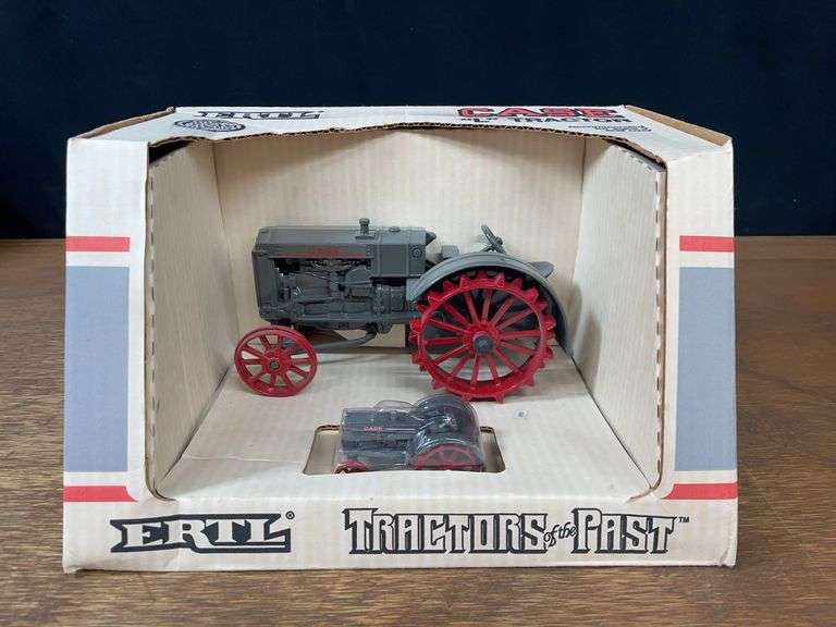 1/16 Case L Set NIB Ertl image