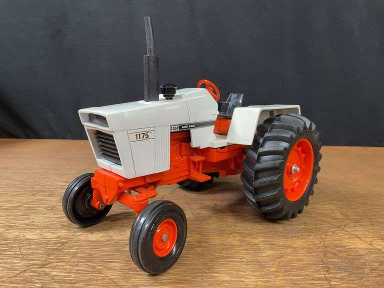 1/16 Case 1175 Ertl image