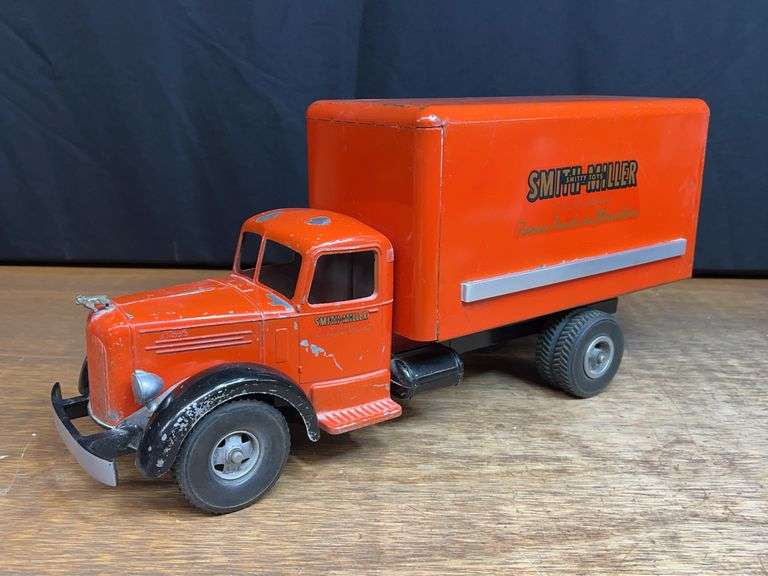 1/16 Mack Box Truck Smith Miller image