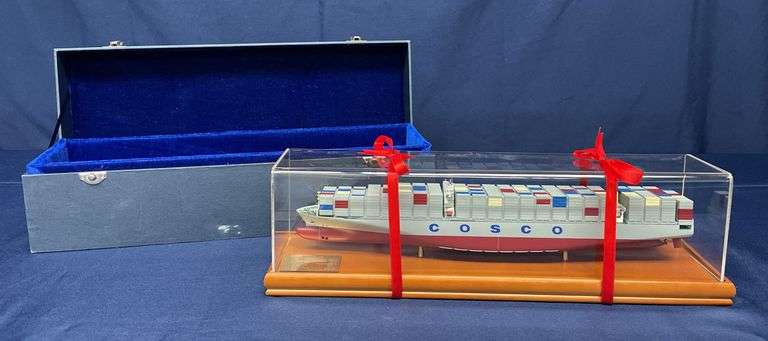 Cosco Glory Container Ship Model w/ Case image