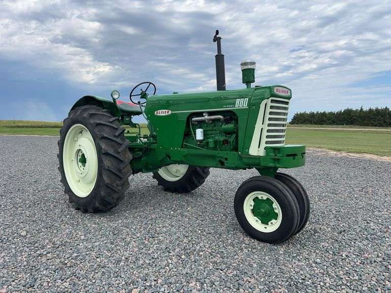 1959 Oliver 880 Diesel Row Crop image