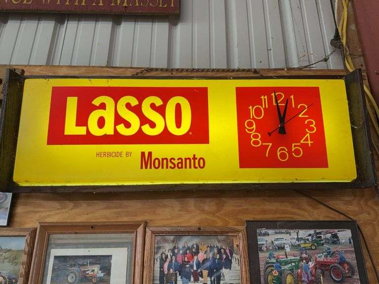 Lasso lighted Monsanto Clock image