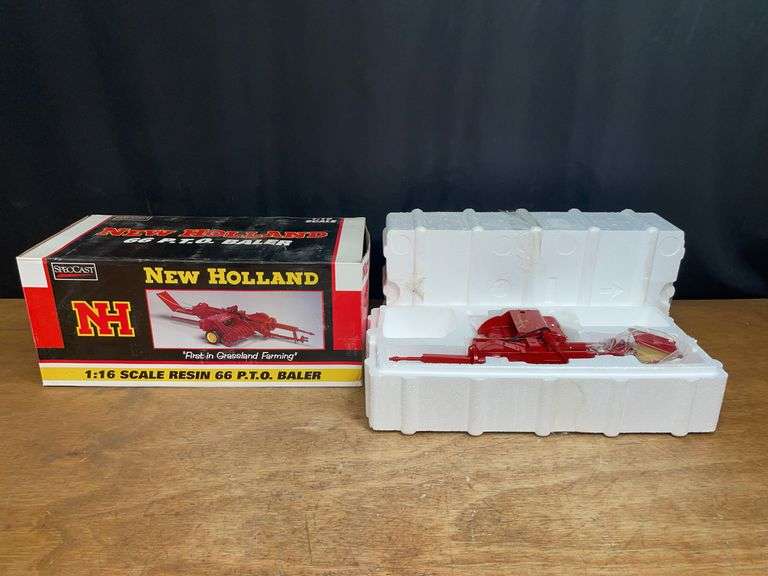 1/16 New Holland 66 Baler NIB SC image