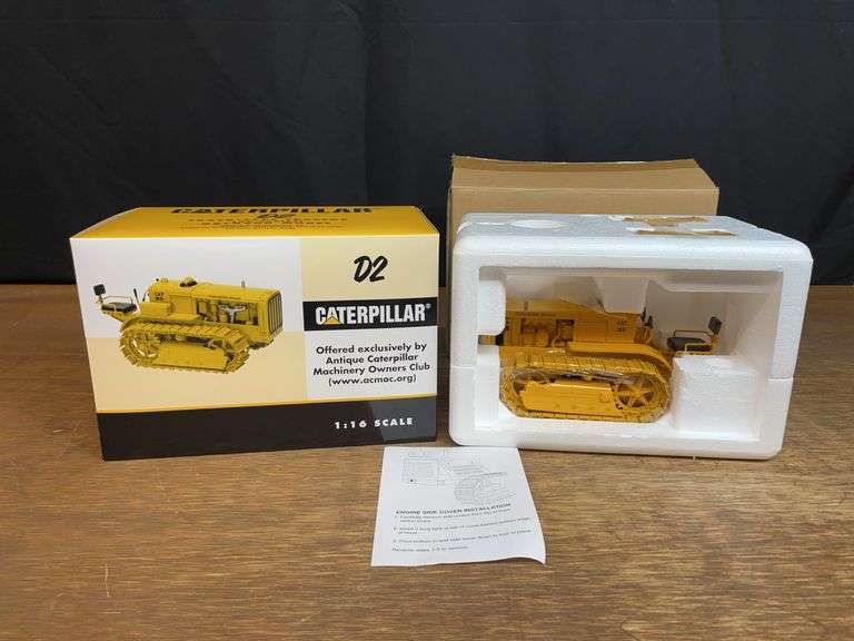 1/16 Caterpillar D2 Orchard Crawler NIB SC image