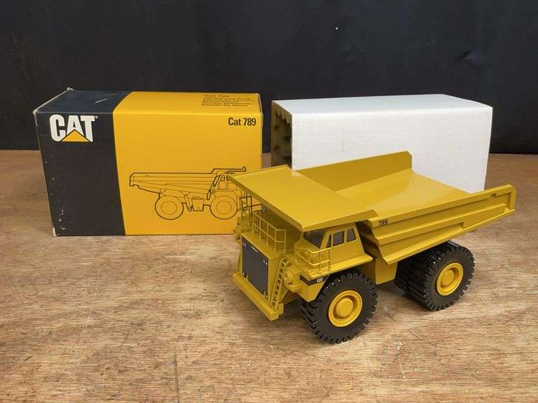 1/50 Caterpillar 789 Haul Truck NIB Conrad image