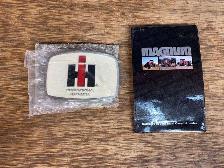 (2) IH Belt Buckle + Case-IH Medallion image