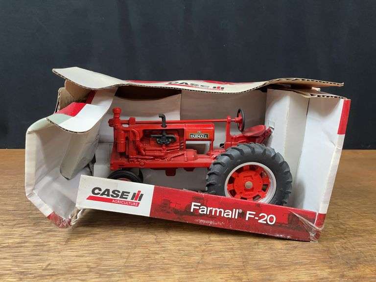 1/16 Farmall F20 NIB Ertl image