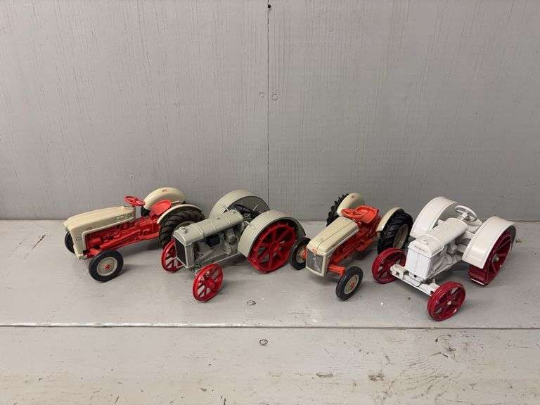 1/16 Ford 8N, Jubilee, Fordson F Ertl, and Fordson F Precision DM image
