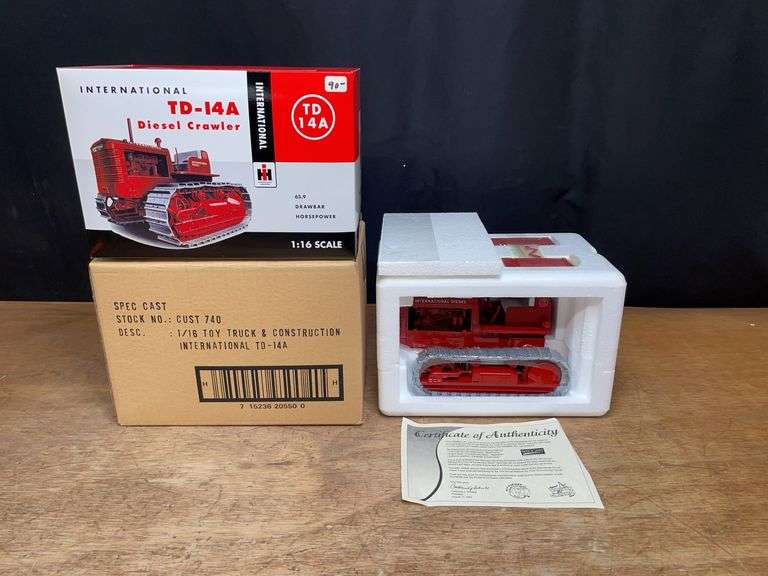 1/16 IH TD-14A Crawler 2002 NTTC NIB SC image