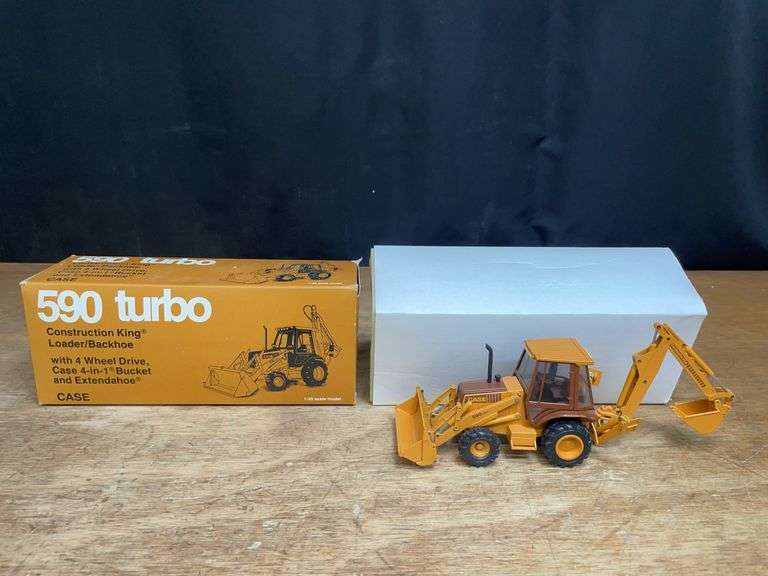 1/35 Case 590 Backhoe NIB Conrad image