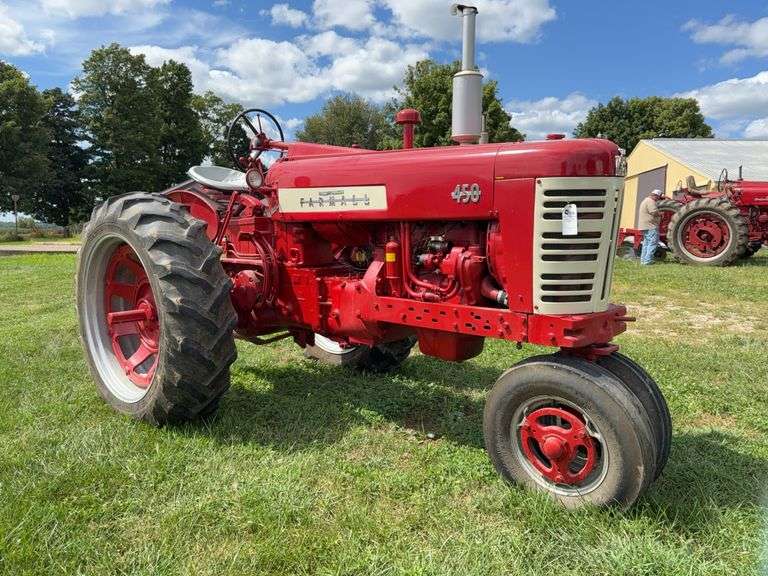 Farmall 450 image