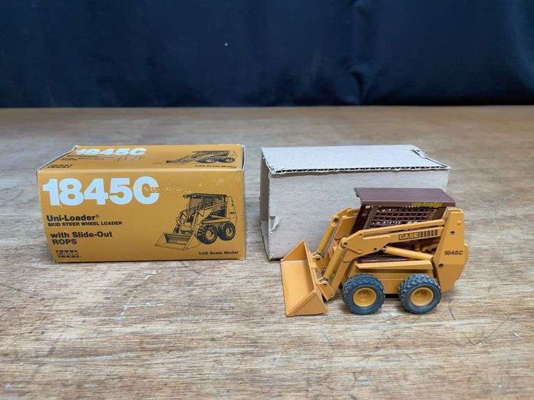 1/35 Case 1845C Uni-Loader NIB Conrad image
