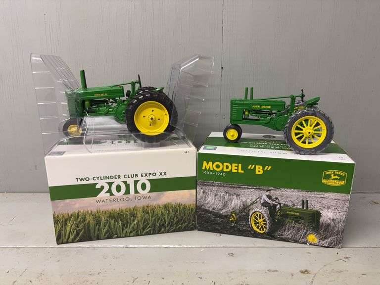 1/16 John Deere Model GM + Model B Two Cylinder Expo Ertl image