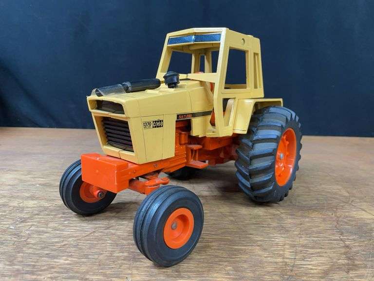 1/16 Case 1370 Ertl image