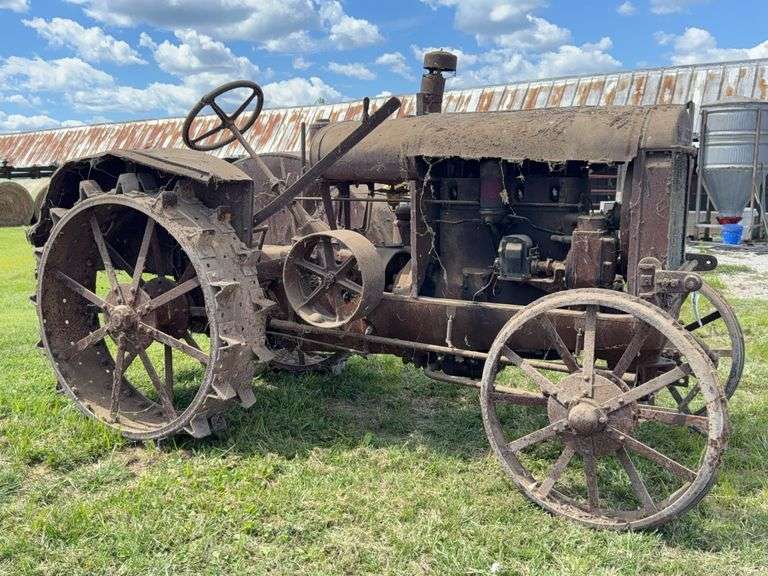 McCormick Deering 10-20 image