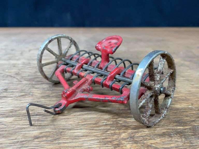 1/25 Oliver Dump Rake Arcade image