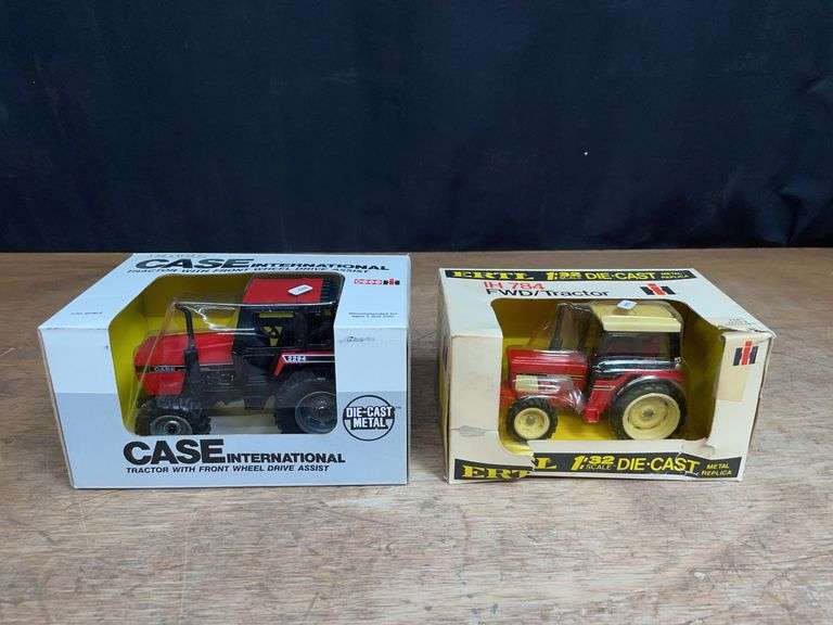 (2) 1/32 IH 784 + Case-IH 2294 NIB Ertl image