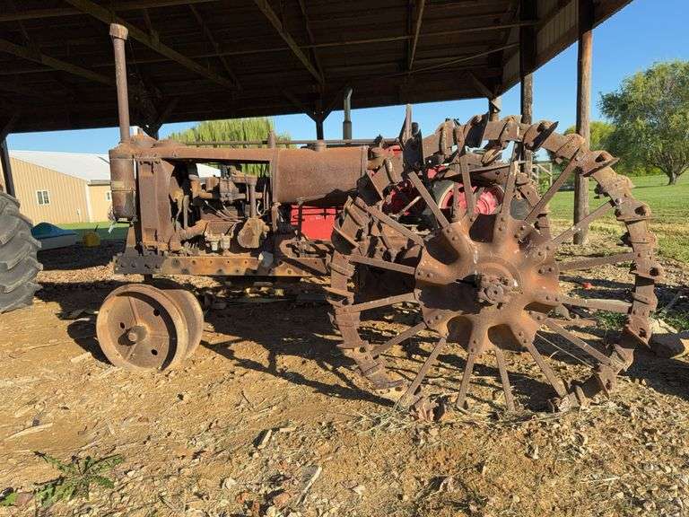 Farmall F-12 image