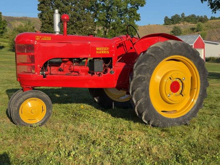Massey Harris 101 Junior image