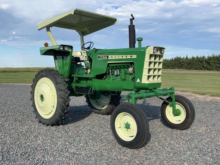 1972 Oliver 1755 Diesel High Crop image