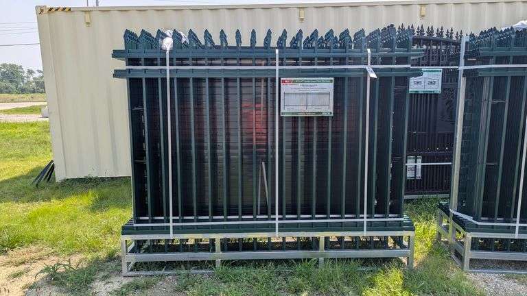 KJ Heavy Duty - 3 Rail Style - 8ft (L) x 6ft (H) Powder Coated Steel Site Fencing - K0608G-22 image