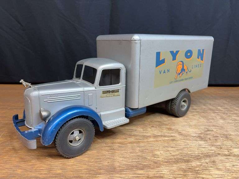 1/16 Mack Lyon Van Lines Truck Smith Miller image