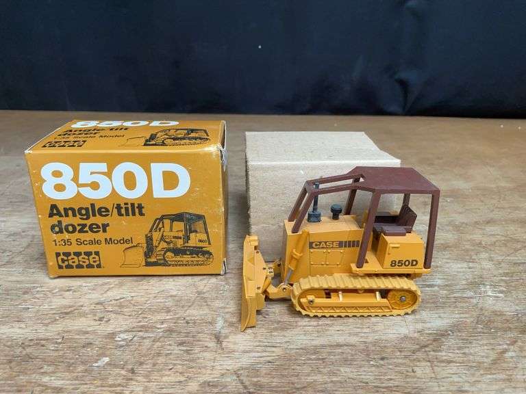 1/35 Case 850D Dozer NIB NZG image