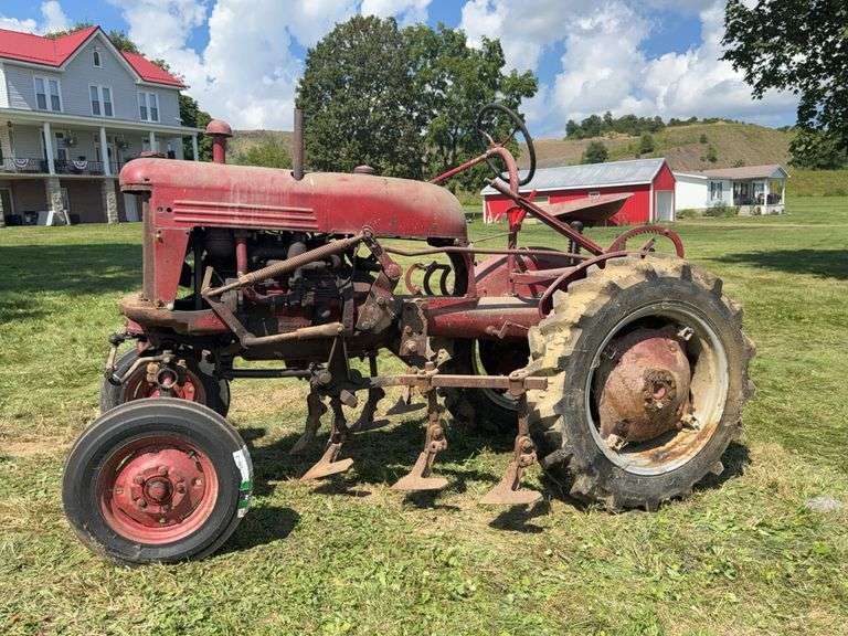 Farmall Cub image