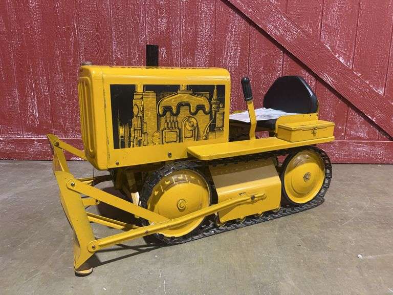 Caterpillar D4 Pedal Crawler image