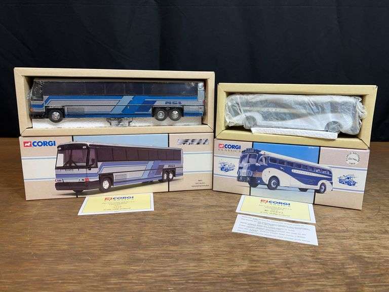 (2) 1/50 Greyhound + MCI Buses NIB Corgi image