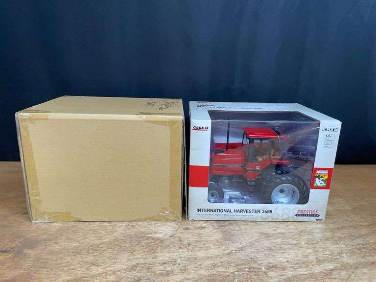 1/16 IH 3688 2016 NFTM NIB Ertl image