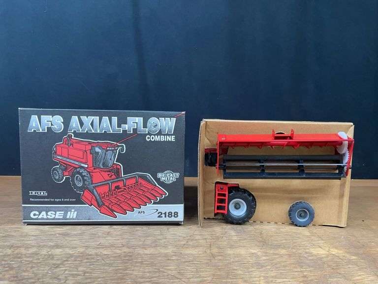 1/32 Case-IH 2188 Combine NIB Ertl image
