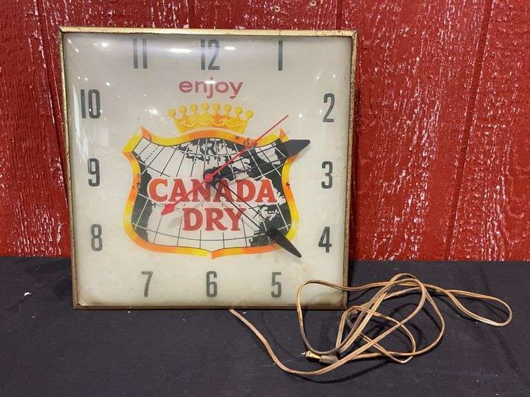 Canada Dry Lighted Clock image