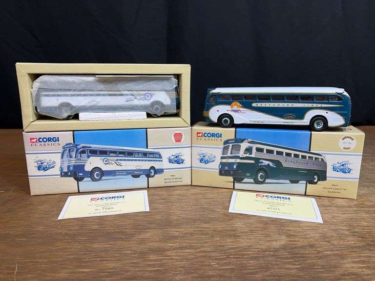(2) 1/50 Greyhound Buses NIB Corgi image