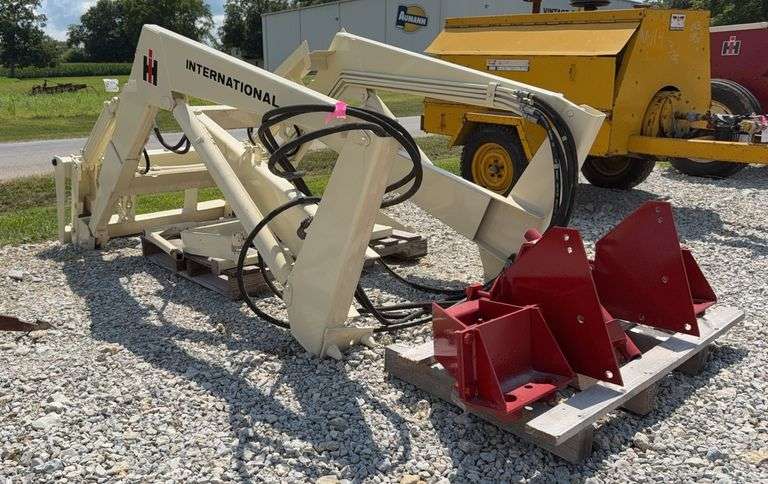 International Loader image