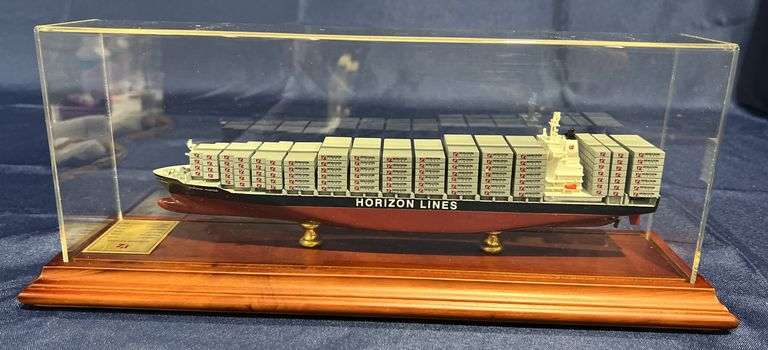 Emirates Wasl Emirates Container Ship Rich Creations International Model w/ Case image