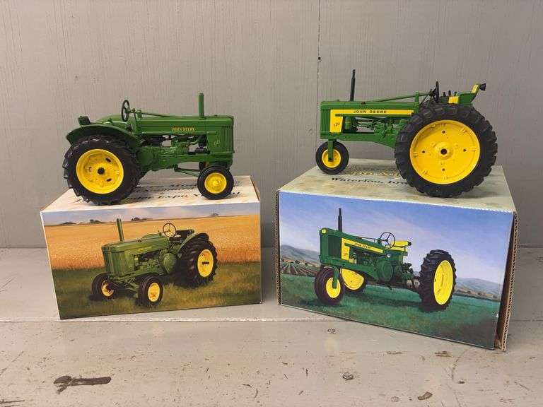 1/16 John Deere Model 60 Standard + Model 520 High Clearance SFW Two Cylinder Expo Ertl image