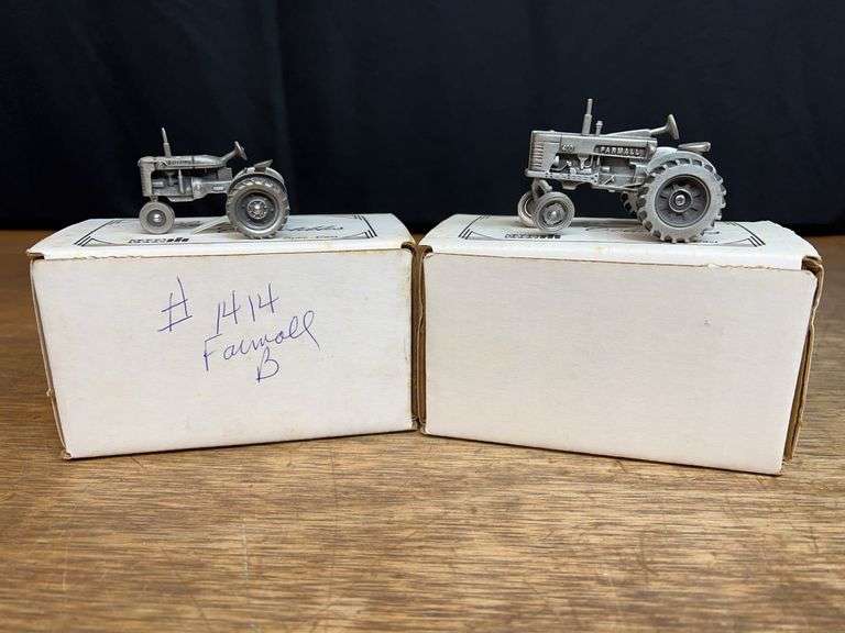 (2) 1/43 Farmall B + 400 Pewter NIB SC image