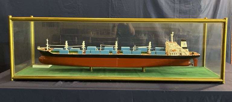 1/150 Aspen H405 Container Ship Builder's Model image