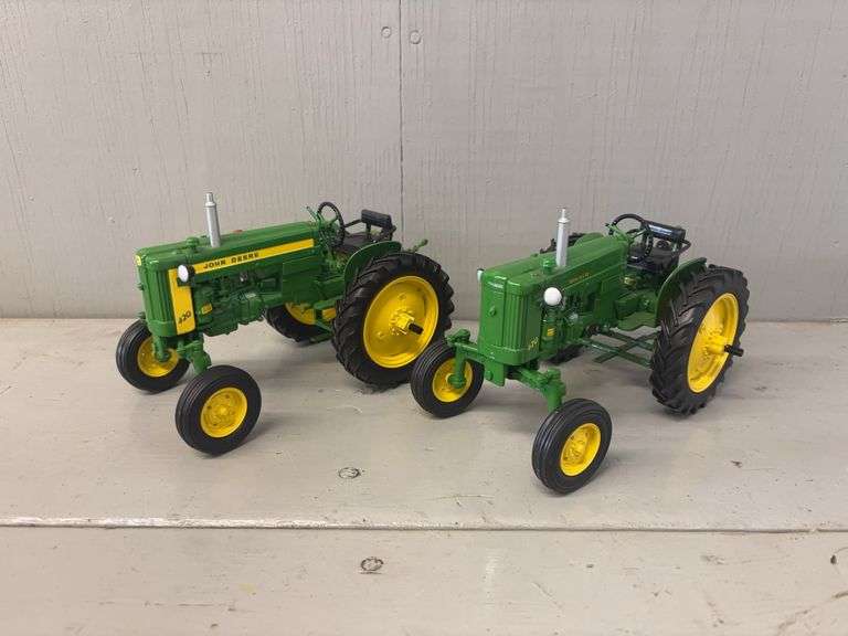 (2) 1/16 John Deere Model 420V Two Cylinder Expo Ertl image
